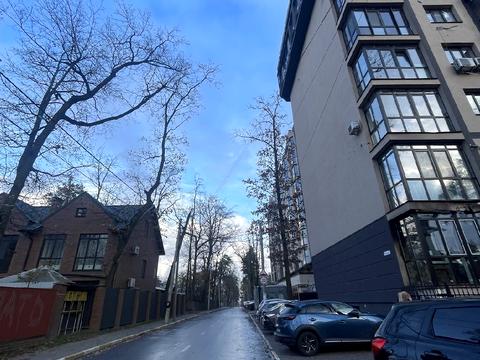 комерційна за адресою Київська вул., 73