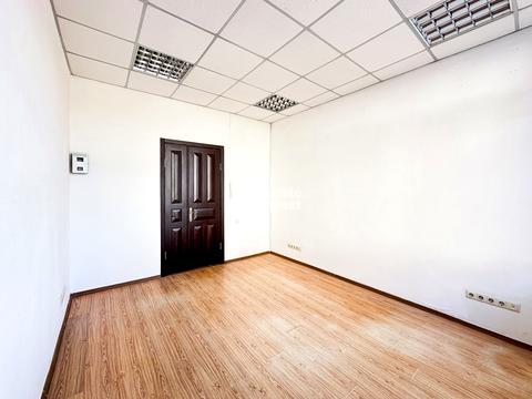 комерційна за адресою Незалежності просп. (Правди), 7