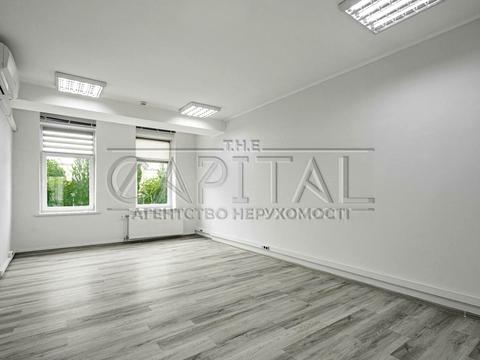 комерційна за адресою Кловський узвіз, 11