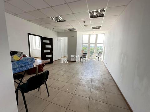 комерційна за адресою Володимирська вул., 57А