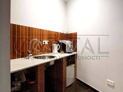 комерційна за адресою Микільсько-Слобідська вул., 2