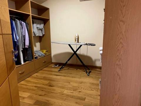 будинок за адресою Євгена Коновальця вул., 23