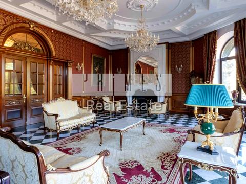 будинок за адресою смт. Козин, Столичне шосе