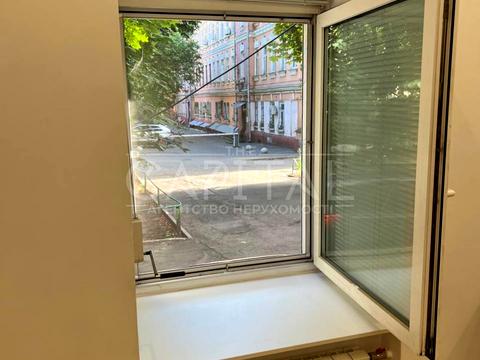 коммерческая по адресу Панаса Мирного ул., 1