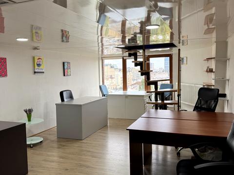 комерційна за адресою Пирогова вул., 2/37б