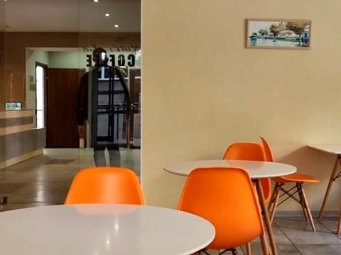 комерційна за адресою Незалежності вул., 18Б