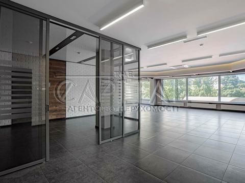 комерційна за адресою Павла Тичини просп., 18-Б