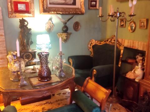 комерційна за адресою Військовий узвіз, 8