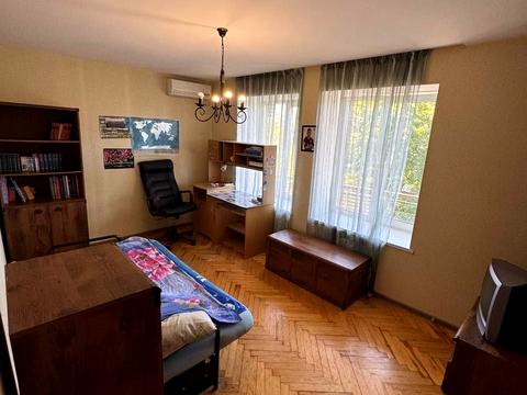 квартира за адресою Ніла Армстронга вул. (Казакова), 4