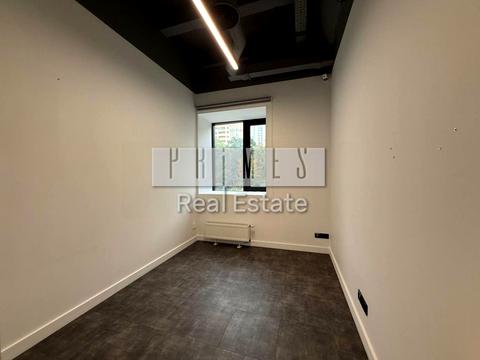 комерційна за адресою Максимовича Михайла, 8