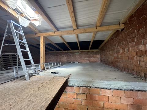 будинок за адресою Олександра Довженка вул.