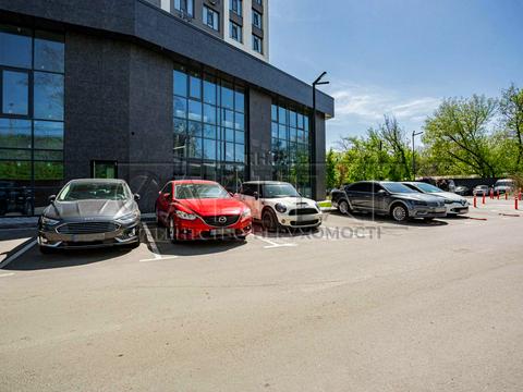 коммерческая по адресу Любомира Гузара просп. (Космонавта Комарова), 9б