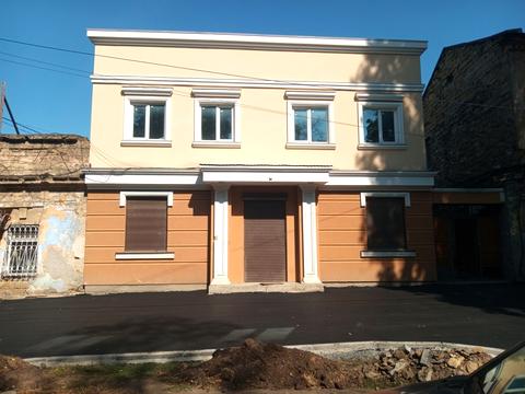 комерційна за адресою Середня вул., 44