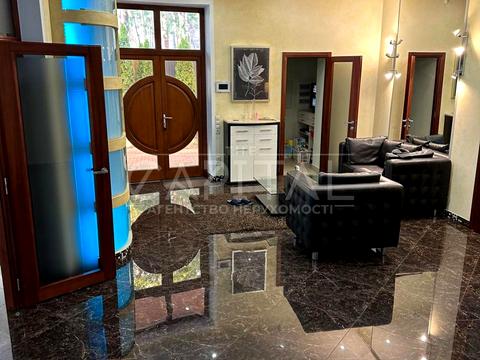 будинок за адресою Центральна вул.