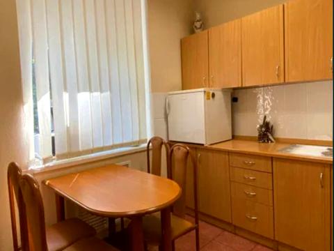 комерційна за адресою Ділова вул. (Димитрова), 6