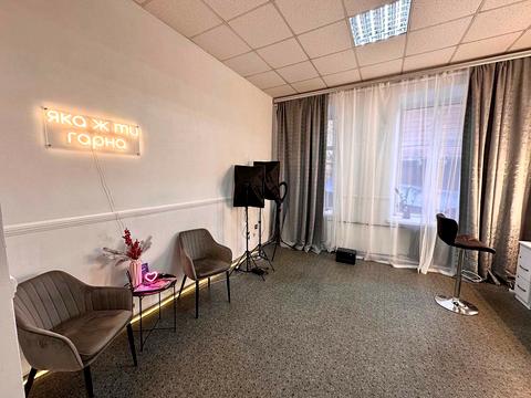 комерційна за адресою Нижньовоскресенська вул. (Кооперативна), 7