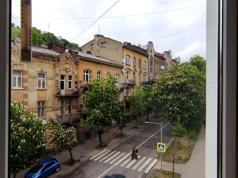 квартира за адресою Олекси Довбуша вул., 2а