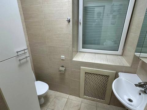 комерційна за адресою Богдана Хмельницького вул., 57
