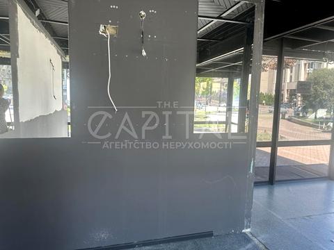 коммерческая по адресу Крещатик ул., 8