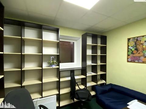 комерційна за адресою Героїв Крут вул. (Червоних Курсантів), 4в