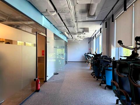 комерційна за адресою Сім'ї Прахових вул. (Гайдара), 48