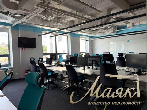 комерційна за адресою Сім'ї Прахових вул. (Гайдара), 58