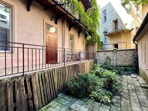 квартира за адресою Михайла Драгоманова вул., 4