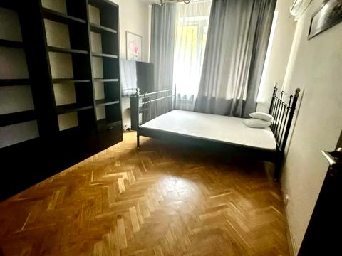 квартира за адресою Київ, Михайла Омеляновича-Павленка вул. (Суворова), 13