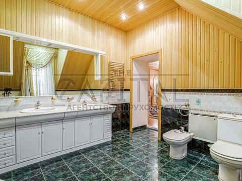 комерційна за адресою Патріарха Володимира Романюка вул. (Жовтнева), 2Б