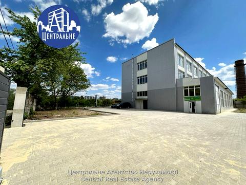 комерційна за адресою Комунальників вул., 2