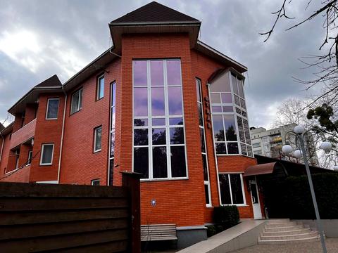 коммерческая по адресу Олексія Панченка ул., 7