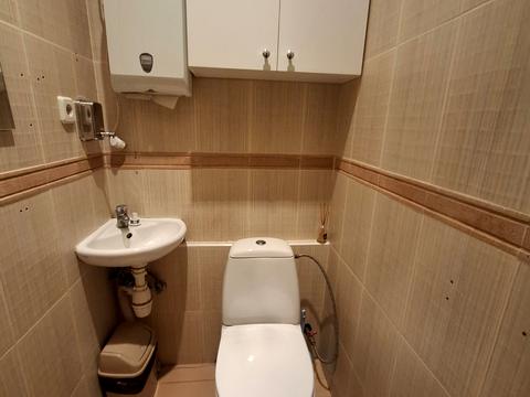 комерційна за адресою Шовковична вул., 24