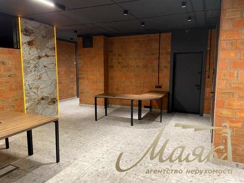 комерційна за адресою Джона Маккейна вул. (Івана Кудрі), 1