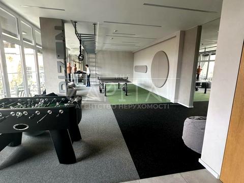 комерційна за адресою Борщагівська вул., 192