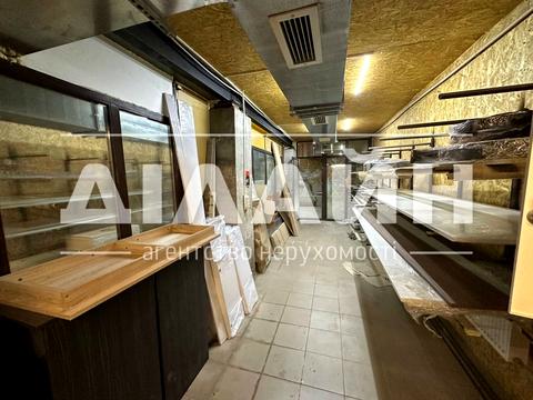 комерційна за адресою Теплобудівна вул., 22