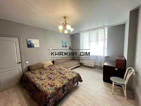 квартира за адресою Академіка Амосова вул., 12