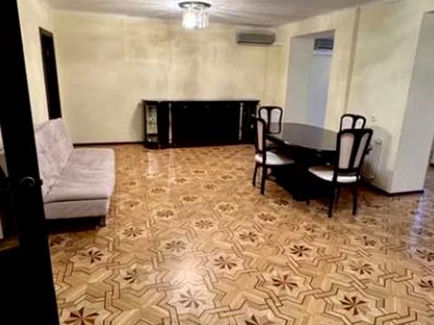 квартира за адресою Базарна вул., 1