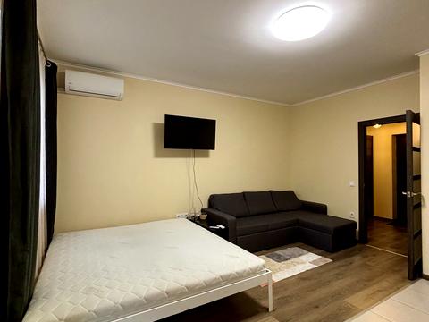 квартира за адресою Сім'ї Кульженків вул. (Петра Дегтяренка), 37