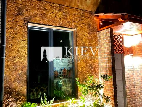 будинок за адресою Леоніда Каденюка вул.