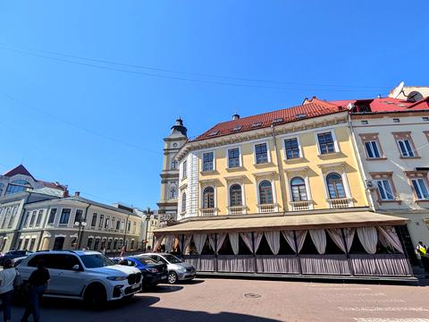 комерційна за адресою Галицька, 11
