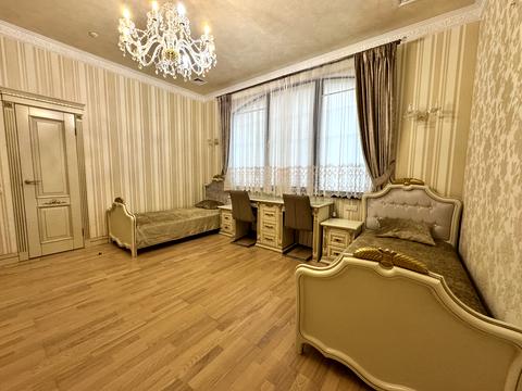 будинок за адресою Набережна вул.