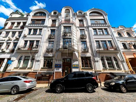 комерційна за адресою Воздвиженська вул., 48