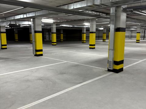 паркомісце за адресою Набережна Перемоги вул., 128