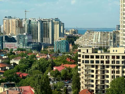 квартира за адресою Літературна вул., 10б