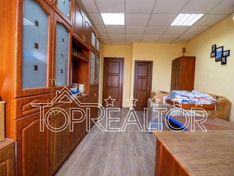 комерційна за адресою Отакара Яроша вул., 16а