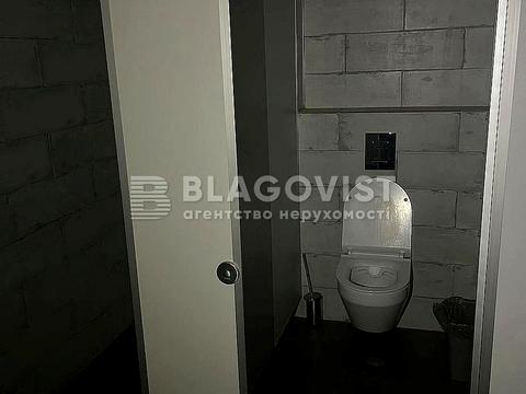комерційна за адресою Почайнинська вул., 38