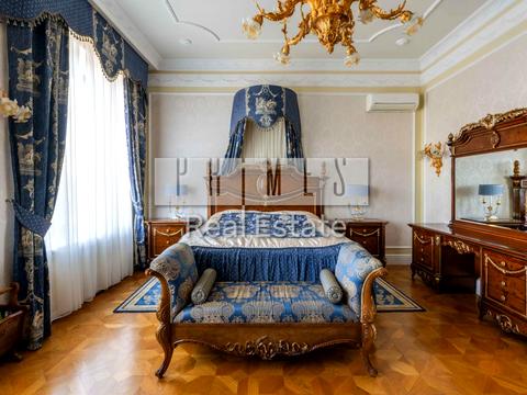 будинок за адресою смт. Козин, Столичне шосе