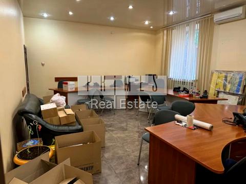 комерційна за адресою Ділова вул. (Димитрова), 6