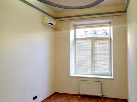 комерційна за адресою Ніни Строкатої вул. (Буніна), 17