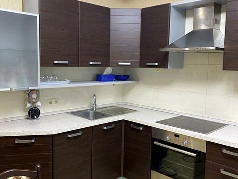 квартира за адресою Дніпровська набережна вул., 1